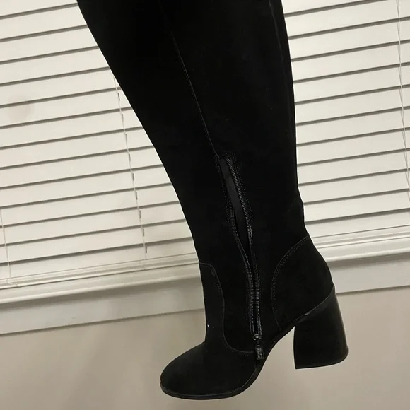 Boot - Picture 3 of 3